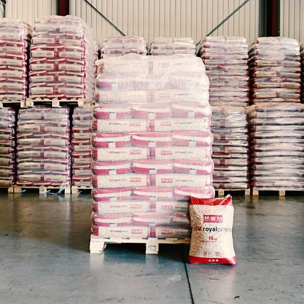 Palé de pellets MM Royal con 78 sacos